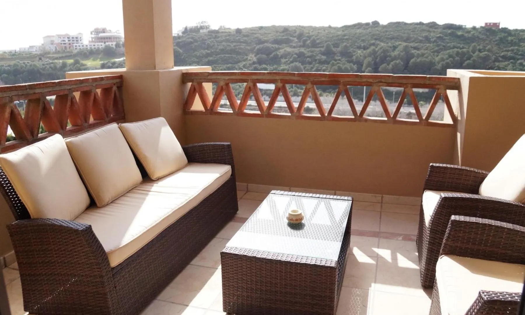 2143-Lovely 2 Bedrooms Newly Furnished location